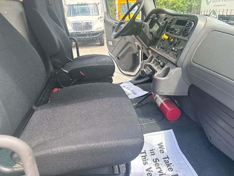 Refrigerated Truck-Light and Medium Duty Trucks-Freightliner-2018-M2-Prince George-VA-58,424\n\t\tmiles-$ 45,000 - Image 21