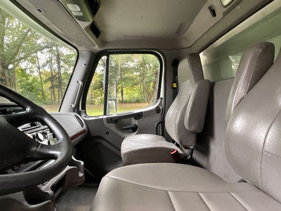 Refrigerated Truck-Light and Medium Duty Trucks-Freightliner-2018-M2-Reading-PA-93,110\n\t\tmiles-$ 49,000 - Image 19
