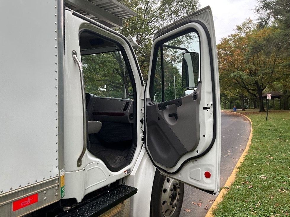 Refrigerated Truck-Light and Medium Duty Trucks-Freightliner-2018-M2-Reading-PA-93,110\n\t\tmiles-$ 49,000 - Image 20