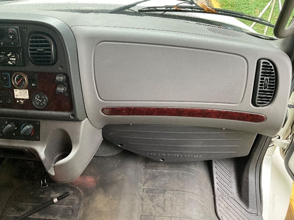 Refrigerated Truck-Light and Medium Duty Trucks-Freightliner-2018-M2-Reading-PA-93,110\n\t\tmiles-$ 49,000 - Image 21