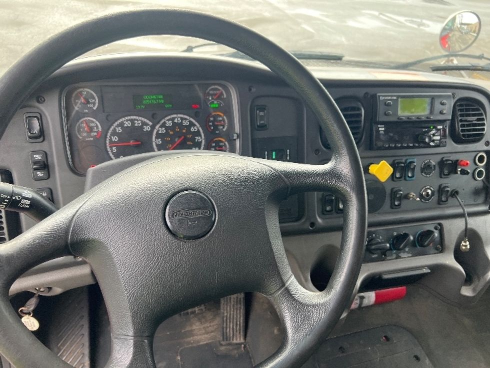 Refrigerated Truck-Light and Medium Duty Trucks-Freightliner-2018-M2-Rochester-NY-225,477\n\t\tmiles-$ 50,750 - Image 18