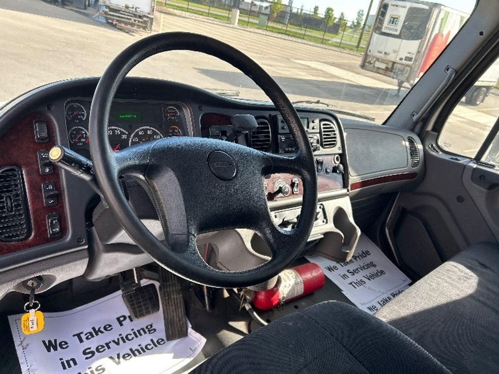 Refrigerated Truck-Light and Medium Duty Trucks-Freightliner-2018-M2-Rocky View County-AB-255,581\n\t\tkm-$ 80,500 - Image 16