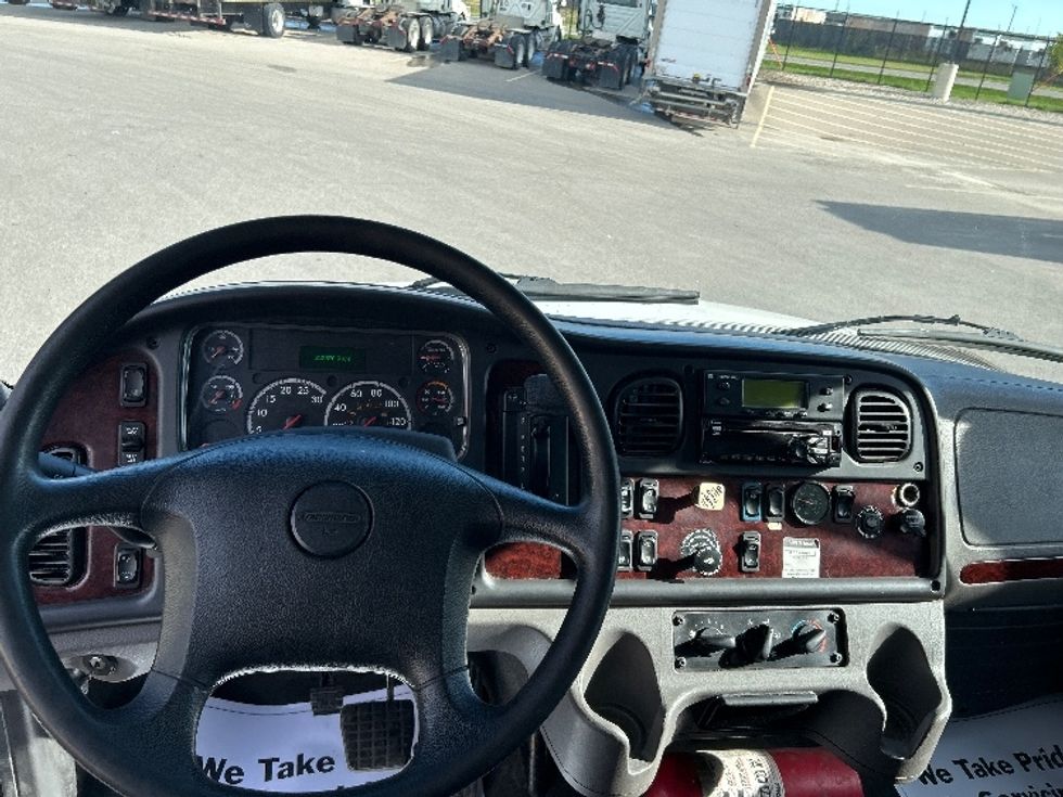 Refrigerated Truck-Light and Medium Duty Trucks-Freightliner-2018-M2-Rocky View County-AB-255,581\n\t\tkm-$ 80,500 - Image 17