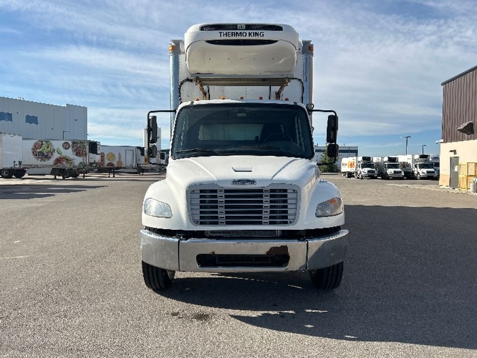 Refrigerated Truck-Light and Medium Duty Trucks-Freightliner-2018-M2-Rocky View County-AB-255,581\n\t\tkm-$ 80,500 - Image 2