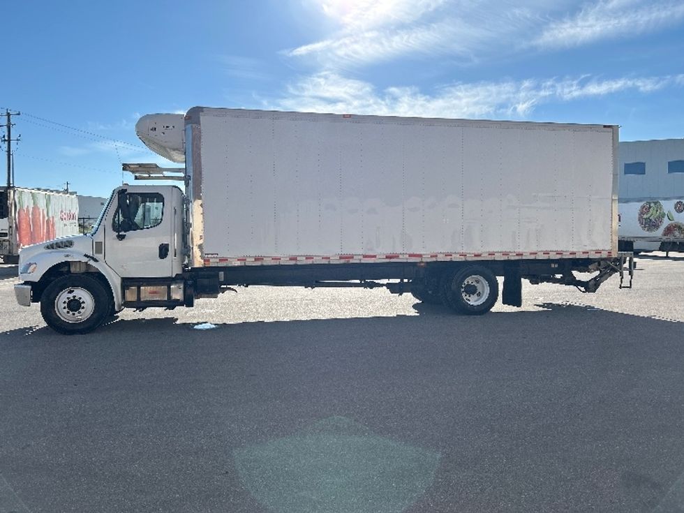 Refrigerated Truck-Light and Medium Duty Trucks-Freightliner-2018-M2-Rocky View County-AB-255,581\n\t\tkm-$ 80,500 - Image 4