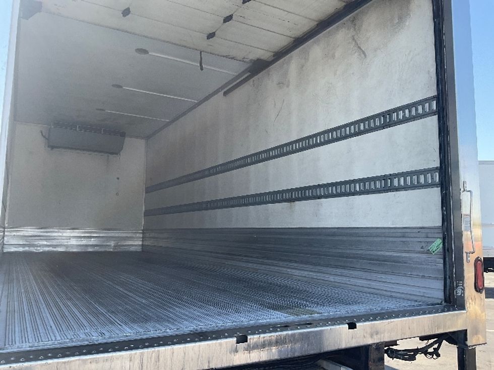 Refrigerated Truck-Light and Medium Duty Trucks-Freightliner-2018-M2-Sacramento-CA-261,267\n\t\tmiles-$ 37,500 - Image 11
