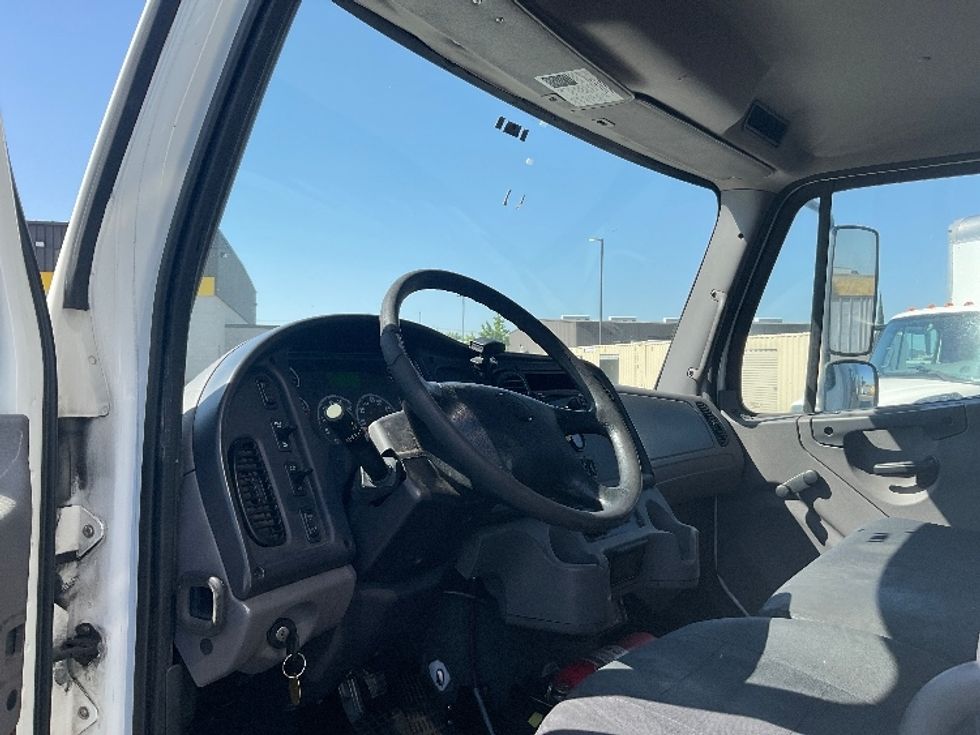 Refrigerated Truck-Light and Medium Duty Trucks-Freightliner-2018-M2-Sacramento-CA-261,267\n\t\tmiles-$ 37,500 - Image 16