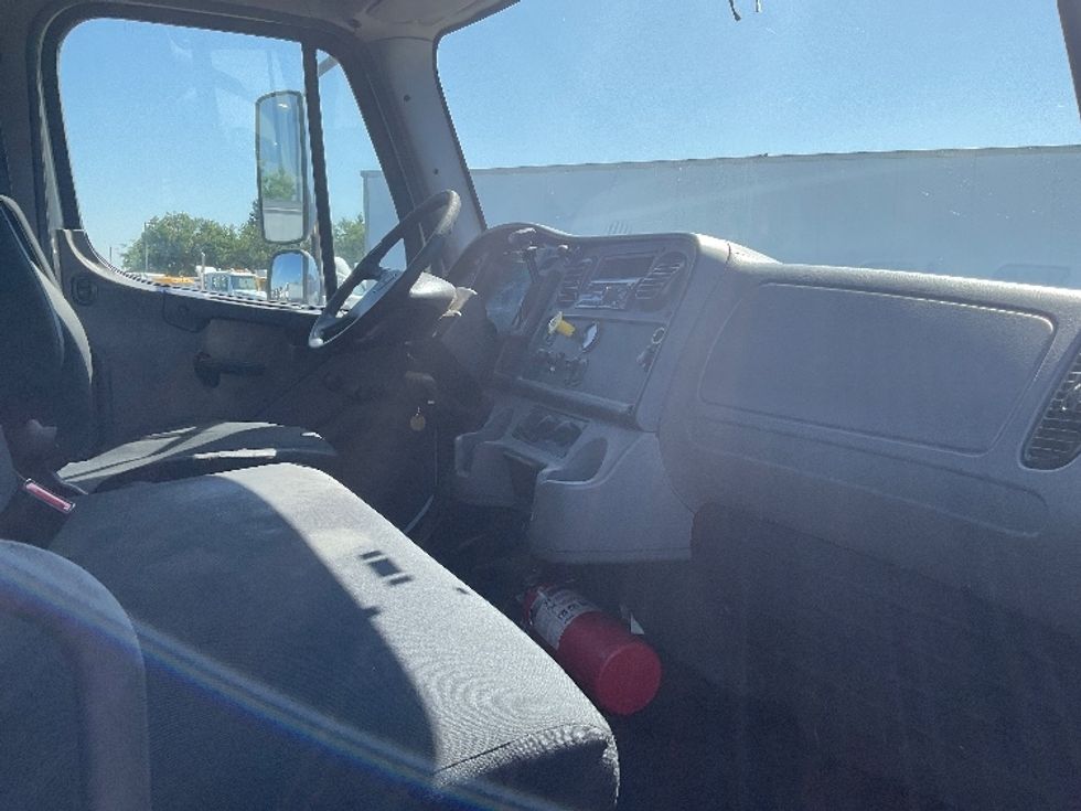 Refrigerated Truck-Light and Medium Duty Trucks-Freightliner-2018-M2-Sacramento-CA-261,267\n\t\tmiles-$ 37,500 - Image 18