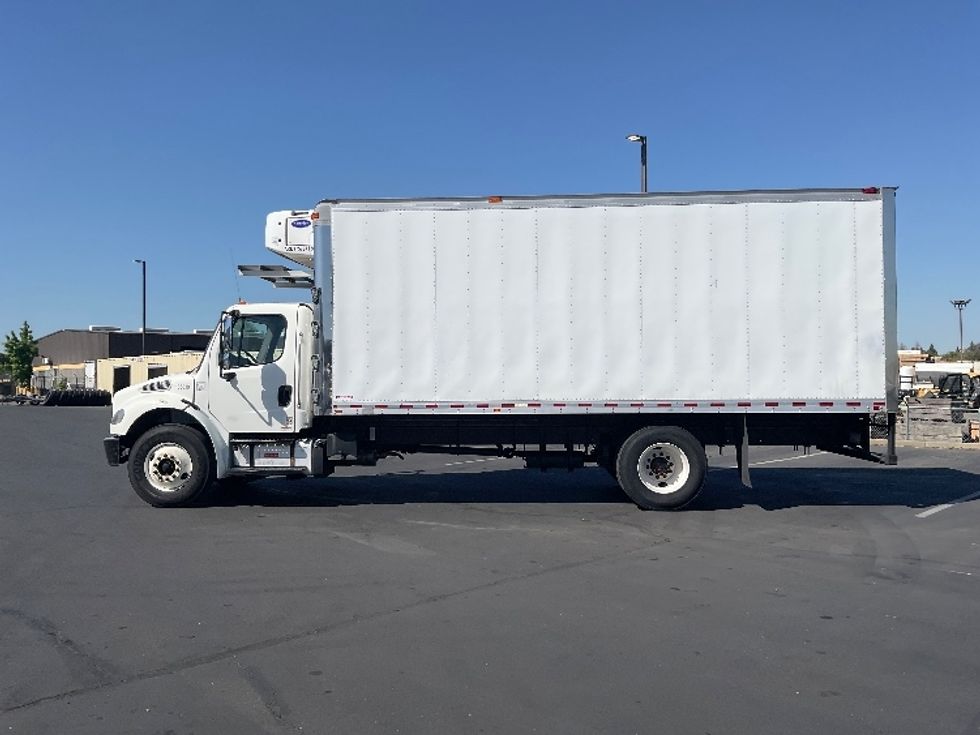 Refrigerated Truck-Light and Medium Duty Trucks-Freightliner-2018-M2-Sacramento-CA-261,267\n\t\tmiles-$ 37,500 - Image 4