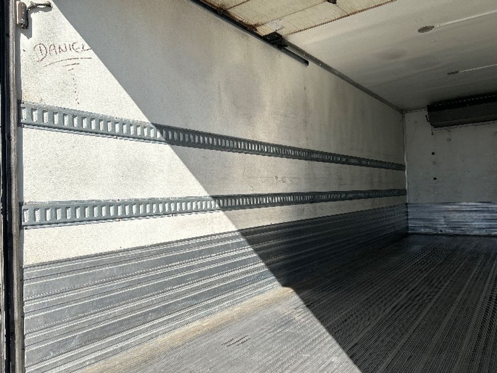 Refrigerated Truck-Light and Medium Duty Trucks-Freightliner-2018-M2-San Antonio-TX-179,781\n\t\tmiles-$ 41,500 - Image 11