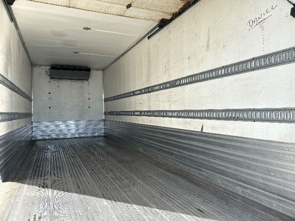 Refrigerated Truck-Light and Medium Duty Trucks-Freightliner-2018-M2-San Antonio-TX-179,781\n\t\tmiles-$ 41,500 - Image 12