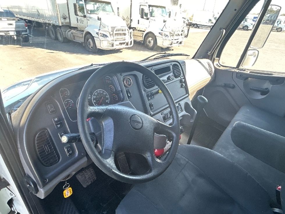 Refrigerated Truck-Light and Medium Duty Trucks-Freightliner-2018-M2-San Antonio-TX-179,781\n\t\tmiles-$ 41,500 - Image 18