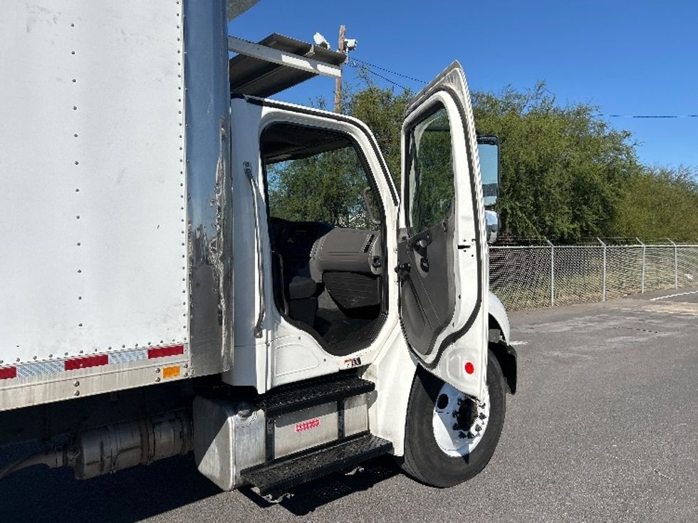 Refrigerated Truck-Light and Medium Duty Trucks-Freightliner-2018-M2-San Antonio-TX-179,781\n\t\tmiles-$ 41,500 - Image 20