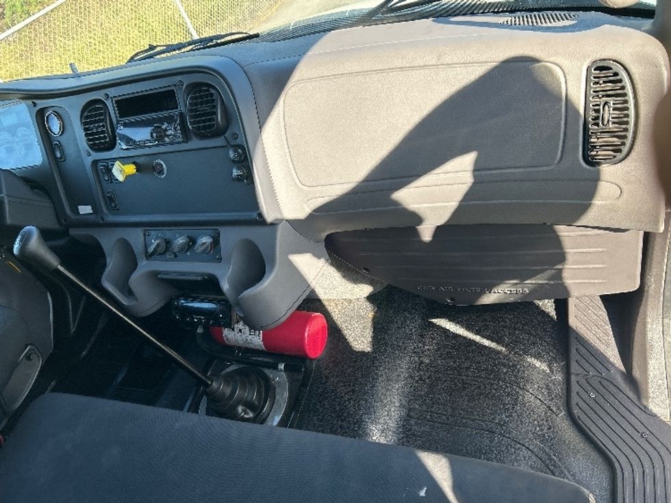 Refrigerated Truck-Light and Medium Duty Trucks-Freightliner-2018-M2-San Antonio-TX-179,781\n\t\tmiles-$ 41,500 - Image 21