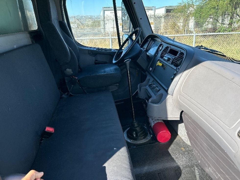 Refrigerated Truck-Light and Medium Duty Trucks-Freightliner-2018-M2-San Antonio-TX-179,781\n\t\tmiles-$ 41,500 - Image 22