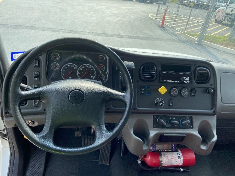 Refrigerated Truck-Light and Medium Duty Trucks-Freightliner-2018-M2-San Antonio-TX-84,677\n\t\tmiles-$ 67,250 - Image 18