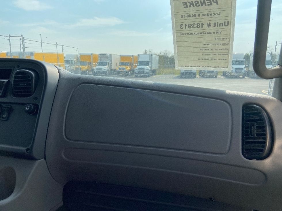 Refrigerated Truck-Light and Medium Duty Trucks-Freightliner-2018-M2-San Antonio-TX-84,677\n\t\tmiles-$ 67,250 - Image 21