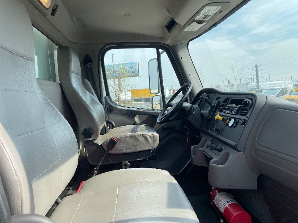 Refrigerated Truck-Light and Medium Duty Trucks-Freightliner-2018-M2-San Antonio-TX-84,677\n\t\tmiles-$ 67,250 - Image 22