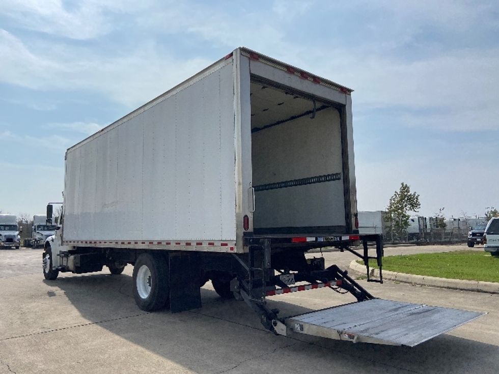 Refrigerated Truck-Light and Medium Duty Trucks-Freightliner-2018-M2-San Antonio-TX-84,677\n\t\tmiles-$ 67,250 - Image 9