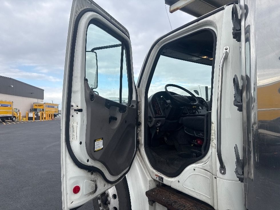 Refrigerated Truck-Light and Medium Duty Trucks-Freightliner-2018-M2-South Plainfield-NJ-345,500\n\t\tmiles-$ 20,750 - Image 16