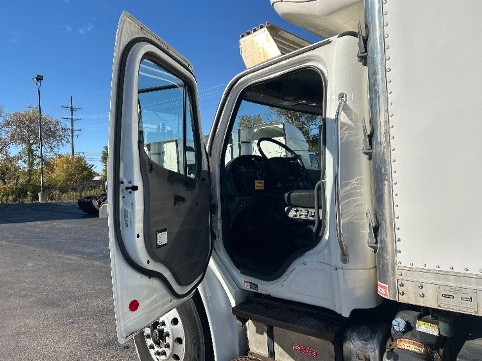 Refrigerated Truck-Light and Medium Duty Trucks-Freightliner-2018-M2-Sturtevant-WI-219,112\n\t\tmiles-$ 36,000 - Image 16