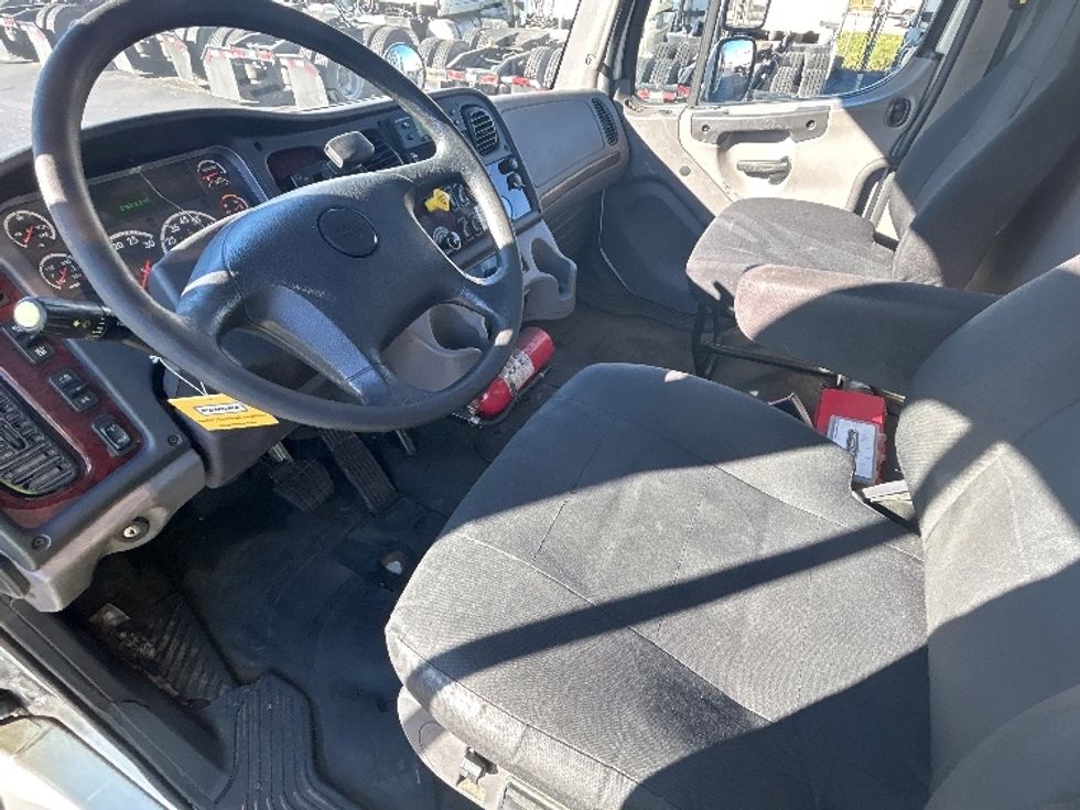 Refrigerated Truck-Light and Medium Duty Trucks-Freightliner-2018-M2-Sturtevant-WI-219,112\n\t\tmiles-$ 36,000 - Image 17