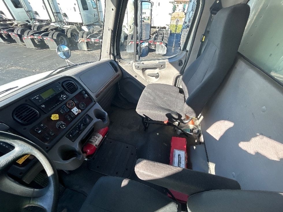Refrigerated Truck-Light and Medium Duty Trucks-Freightliner-2018-M2-Sturtevant-WI-219,112\n\t\tmiles-$ 36,000 - Image 19