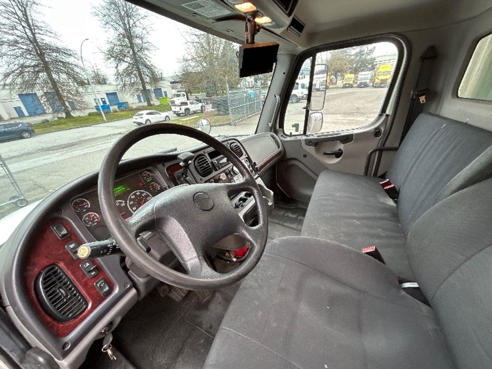 Refrigerated Truck-Light and Medium Duty Trucks-Freightliner-2018-M2-Surrey-BC-225,177\n\t\tkm-$ 60,500 - Image 17