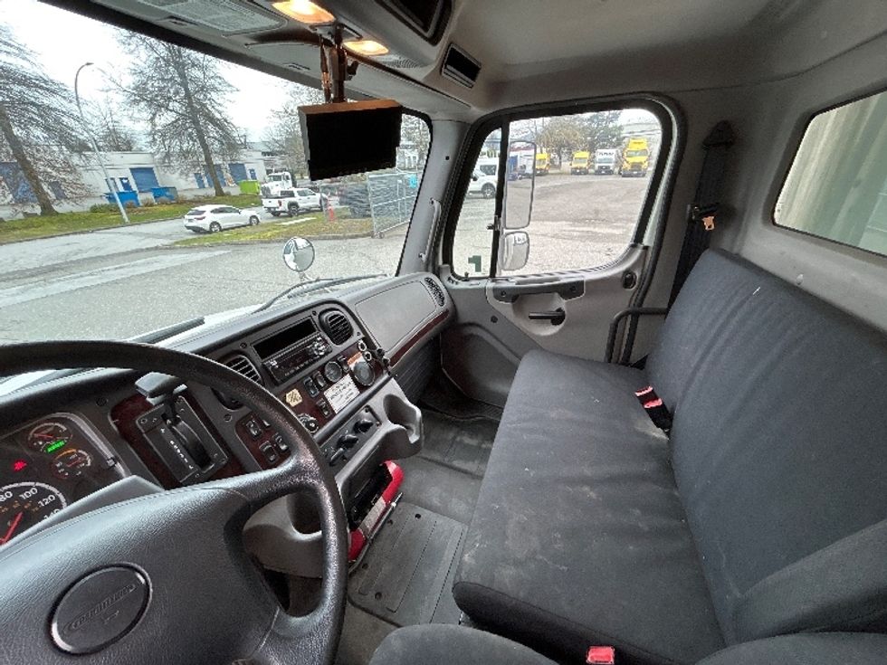 Refrigerated Truck-Light and Medium Duty Trucks-Freightliner-2018-M2-Surrey-BC-225,177\n\t\tkm-$ 60,500 - Image 19