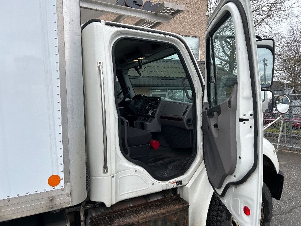 Refrigerated Truck-Light and Medium Duty Trucks-Freightliner-2018-M2-Surrey-BC-225,177\n\t\tkm-$ 60,500 - Image 20