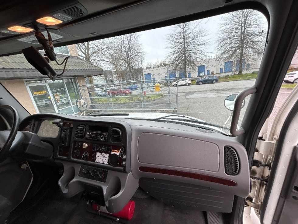 Refrigerated Truck-Light and Medium Duty Trucks-Freightliner-2018-M2-Surrey-BC-225,177\n\t\tkm-$ 60,500 - Image 21