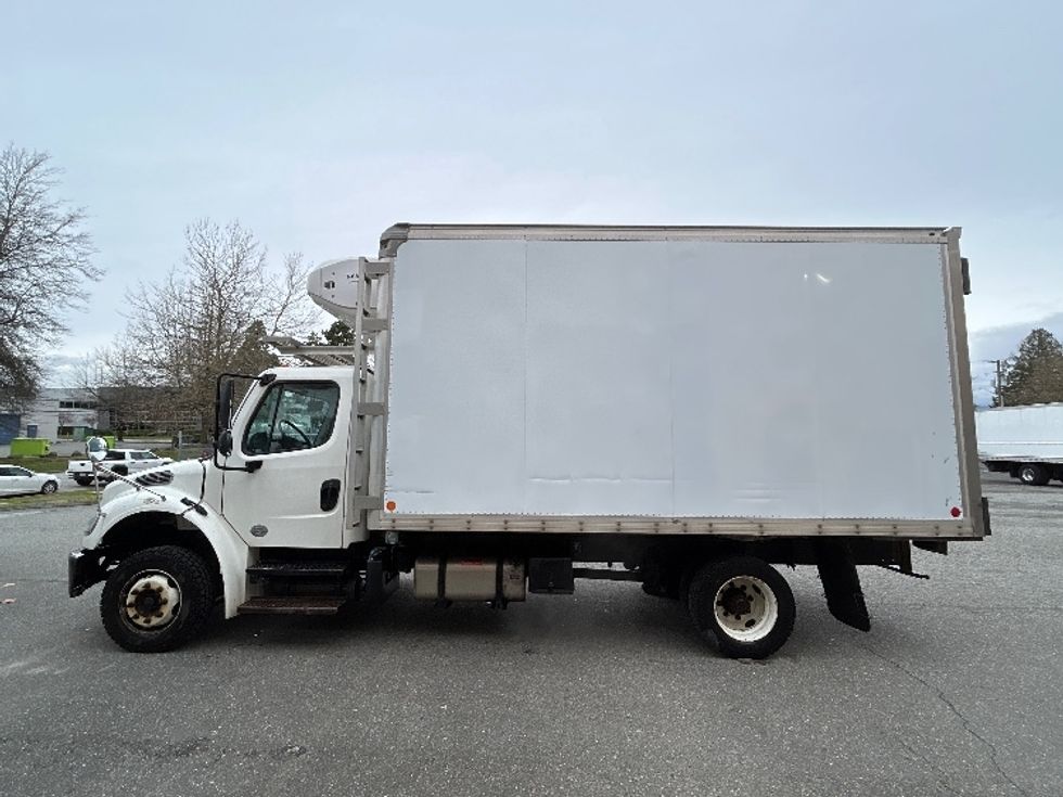 Refrigerated Truck-Light and Medium Duty Trucks-Freightliner-2018-M2-Surrey-BC-225,177\n\t\tkm-$ 60,500 - Image 4