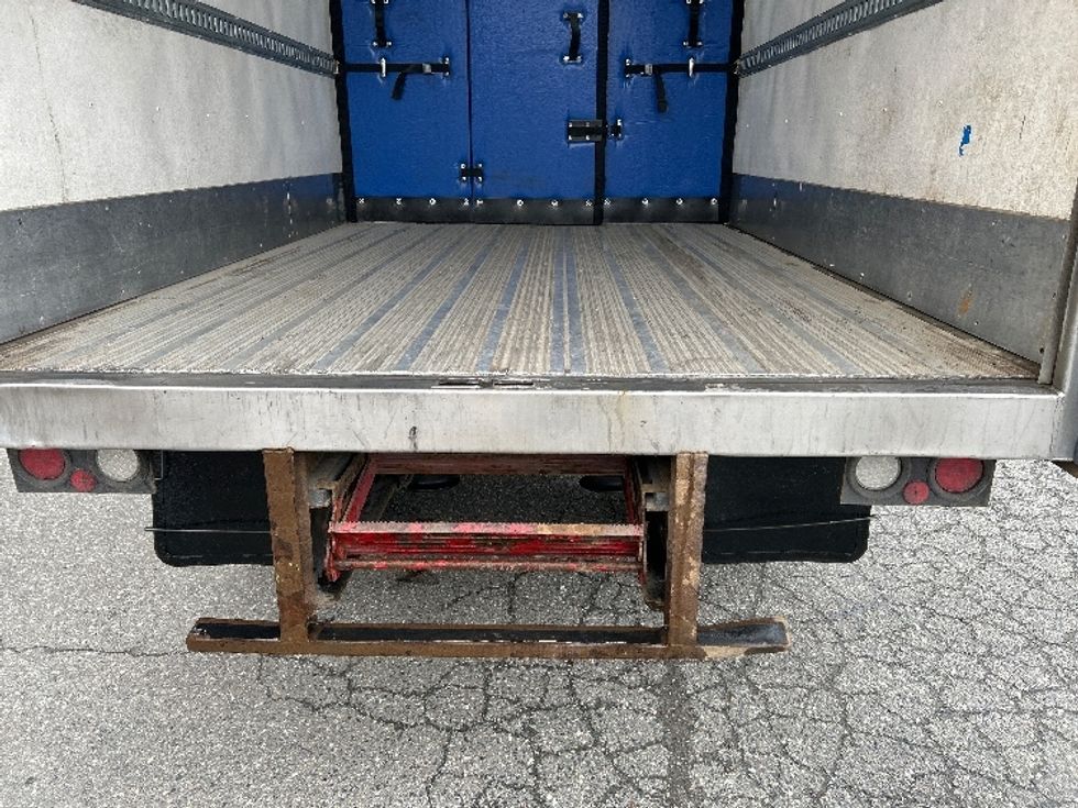 Refrigerated Truck-Light and Medium Duty Trucks-Freightliner-2018-M2-Surrey-BC-225,177\n\t\tkm-$ 60,500 - Image 9