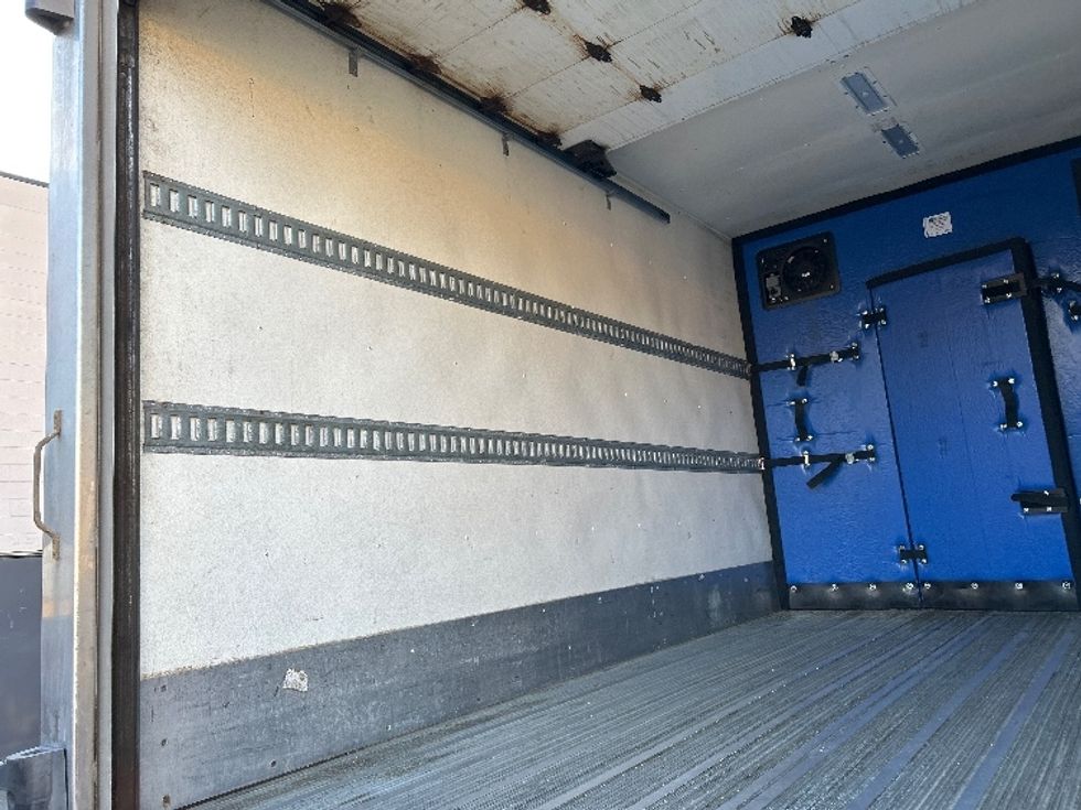 Refrigerated Truck-Light and Medium Duty Trucks-Freightliner-2018-M2-Surrey-BC-367,410\n\t\tkm-$ 47,250 - Image 10