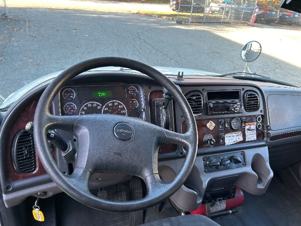 Refrigerated Truck-Light and Medium Duty Trucks-Freightliner-2018-M2-Surrey-BC-367,410\n\t\tkm-$ 47,250 - Image 17