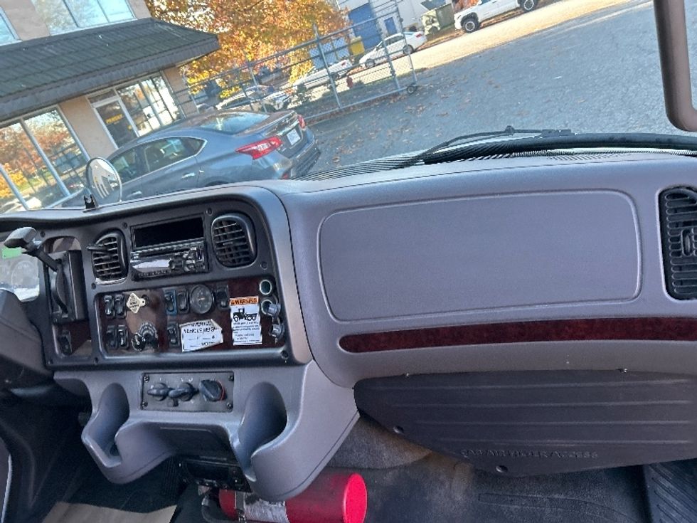 Refrigerated Truck-Light and Medium Duty Trucks-Freightliner-2018-M2-Surrey-BC-367,410\n\t\tkm-$ 47,250 - Image 20