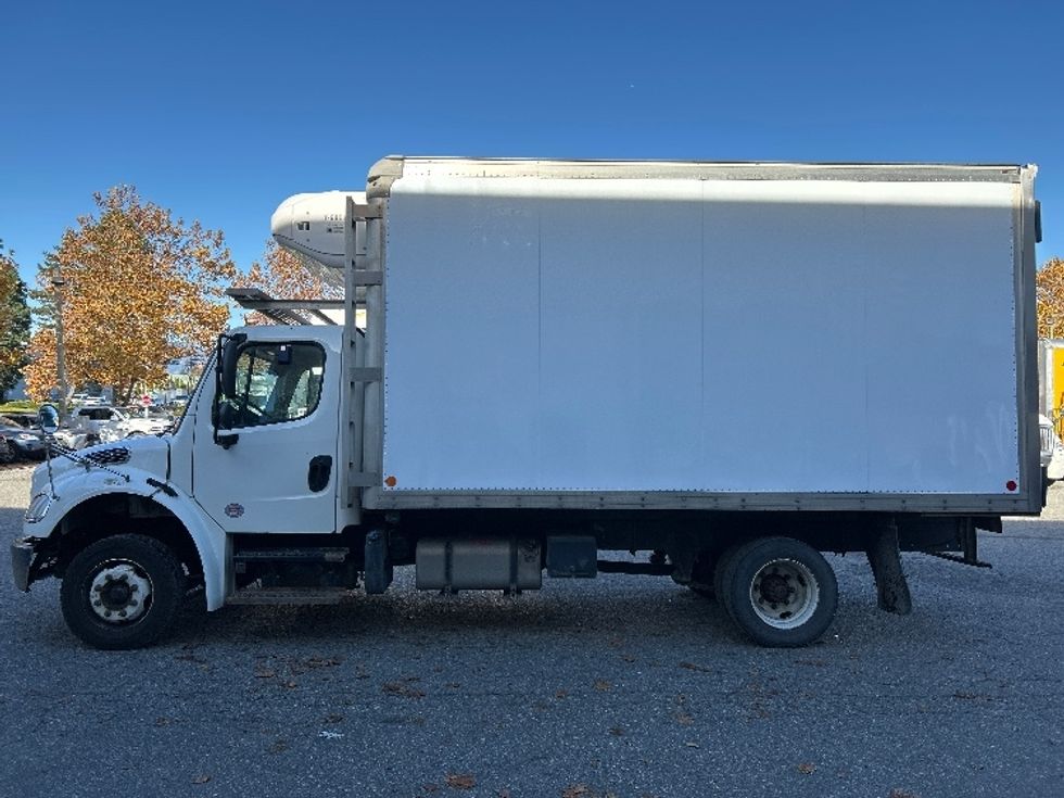 Refrigerated Truck-Light and Medium Duty Trucks-Freightliner-2018-M2-Surrey-BC-367,410\n\t\tkm-$ 47,250 - Image 4