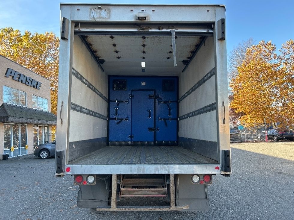 Refrigerated Truck-Light and Medium Duty Trucks-Freightliner-2018-M2-Surrey-BC-367,410\n\t\tkm-$ 47,250 - Image 8