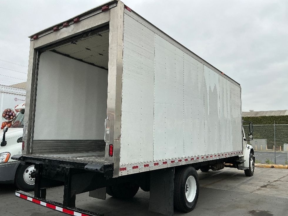 Refrigerated Truck-Light and Medium Duty Trucks-Freightliner-2018-M2-Torrance-CA-111,559\n\t\tmiles-$ 53,250 - Image 13