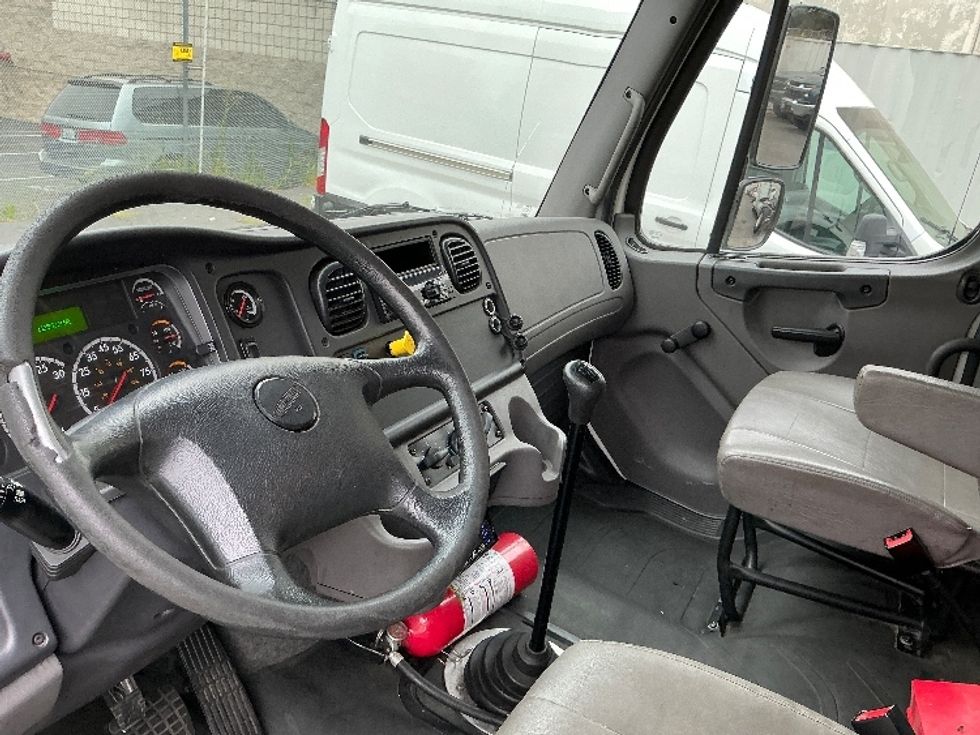 Refrigerated Truck-Light and Medium Duty Trucks-Freightliner-2018-M2-Torrance-CA-111,559\n\t\tmiles-$ 53,250 - Image 17