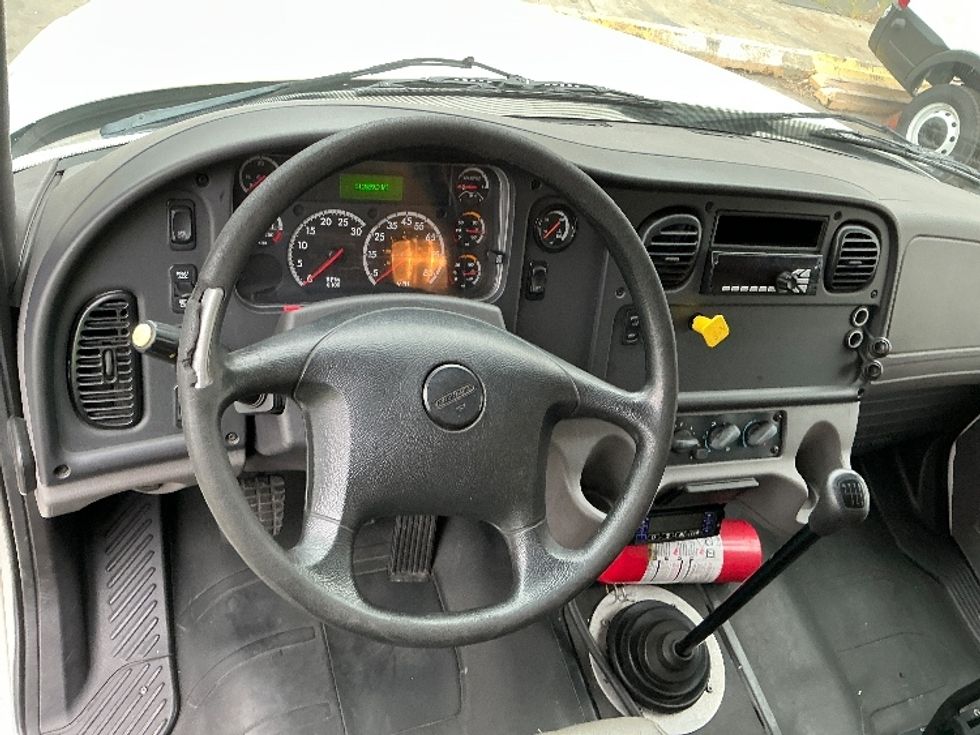 Refrigerated Truck-Light and Medium Duty Trucks-Freightliner-2018-M2-Torrance-CA-111,559\n\t\tmiles-$ 53,250 - Image 18