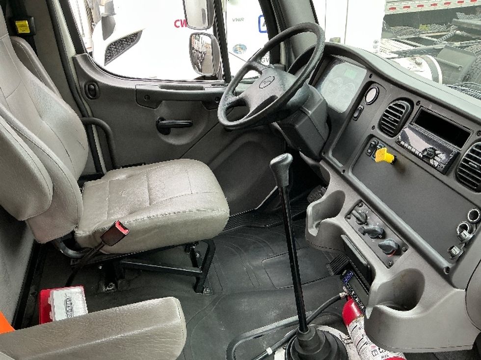 Refrigerated Truck-Light and Medium Duty Trucks-Freightliner-2018-M2-Torrance-CA-111,559\n\t\tmiles-$ 53,250 - Image 22