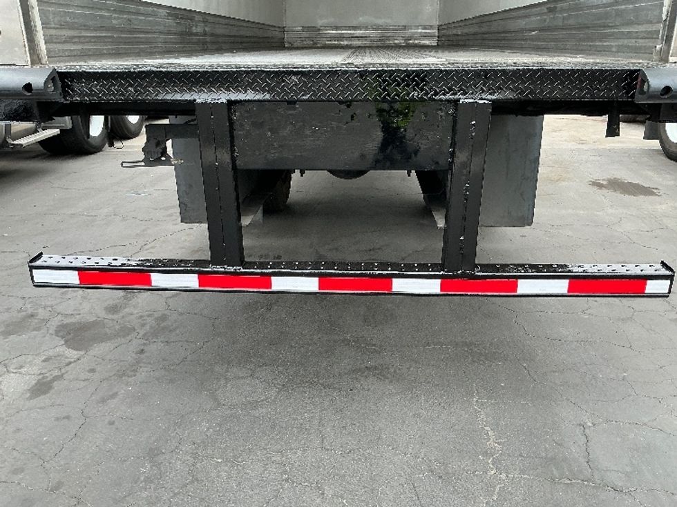 Refrigerated Truck-Light and Medium Duty Trucks-Freightliner-2018-M2-Torrance-CA-111,559\n\t\tmiles-$ 53,250 - Image 9