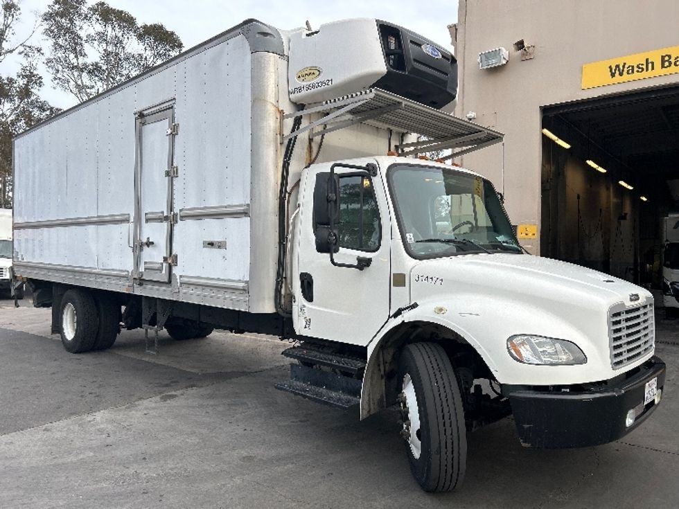 Refrigerated Truck-Light and Medium Duty Trucks-Freightliner-2018-M2-Torrance-CA-121,349\n\t\tmiles-$ 58,750 - Image 1