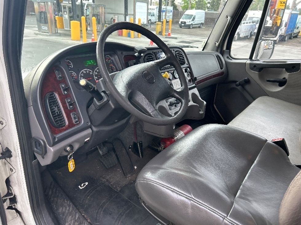 Refrigerated Truck-Light and Medium Duty Trucks-Freightliner-2018-M2-Torrance-CA-121,349\n\t\tmiles-$ 58,750 - Image 17