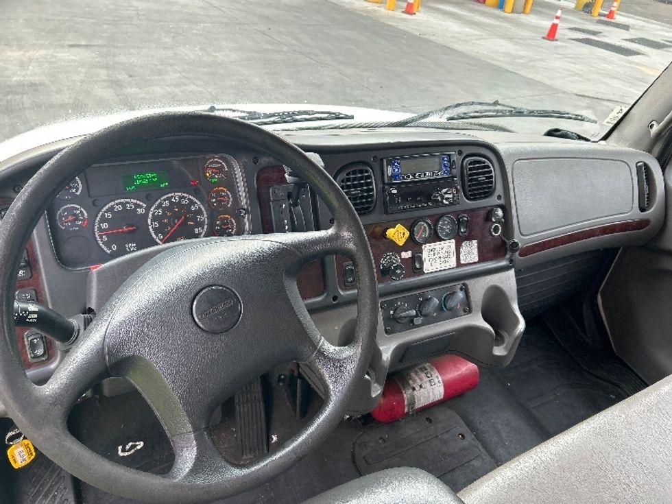 Refrigerated Truck-Light and Medium Duty Trucks-Freightliner-2018-M2-Torrance-CA-121,349\n\t\tmiles-$ 58,750 - Image 18