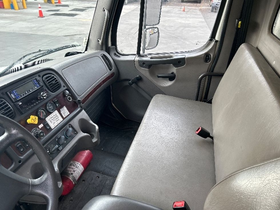 Refrigerated Truck-Light and Medium Duty Trucks-Freightliner-2018-M2-Torrance-CA-121,349\n\t\tmiles-$ 58,750 - Image 19