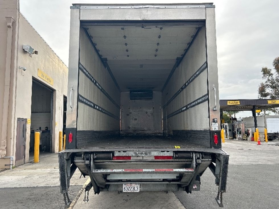 Refrigerated Truck-Light and Medium Duty Trucks-Freightliner-2018-M2-Torrance-CA-121,349\n\t\tmiles-$ 58,750 - Image 8