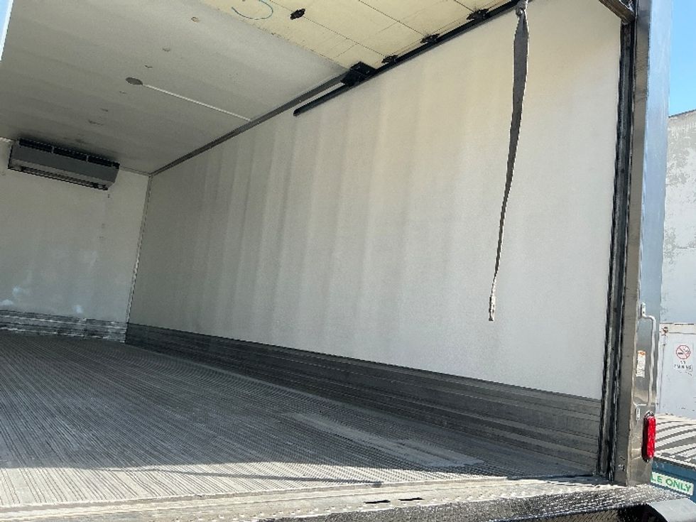 Refrigerated Truck-Light and Medium Duty Trucks-Freightliner-2018-M2-Torrance-CA-131,083\n\t\tmiles-$ 48,500 - Image 12