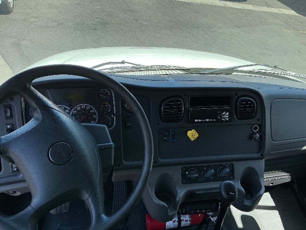 Refrigerated Truck-Light and Medium Duty Trucks-Freightliner-2018-M2-Torrance-CA-131,083\n\t\tmiles-$ 48,500 - Image 18